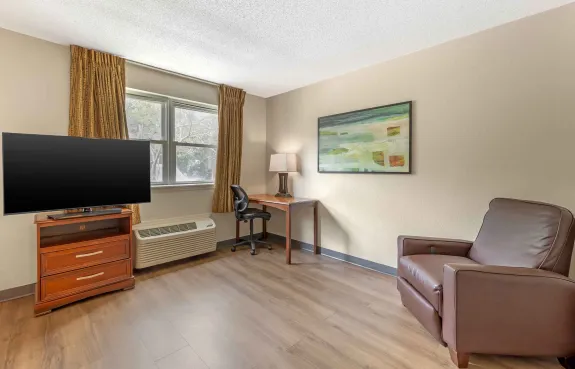 Studio Suite - 2 Full Beds