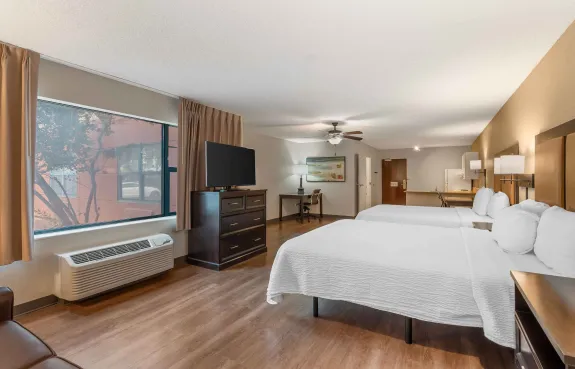 Studio Suite - 2 Queen Beds