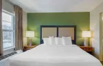2 Bedroom Suite - 1 King and 1 Queen Bed