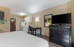 1 Bedroom Suite - 1 Queen Bed