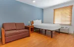 Deluxe Studio - 1 Full Bed
