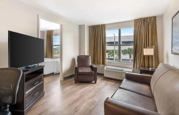 1 Bedroom Suite - 2 Full Beds