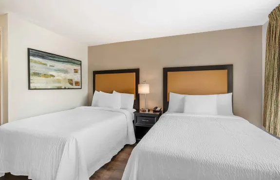 1 Bedroom Suite - 2 Full Beds