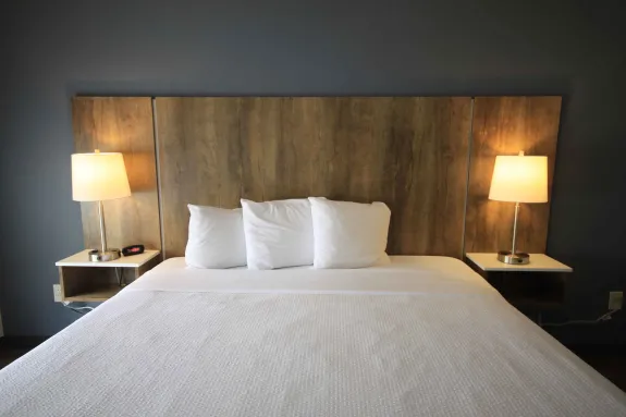 Deluxe Studio - 1 King Bed